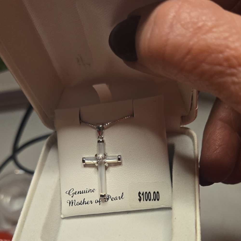 Kohl's Elegant Silver Necklace with Mother of Pearl Cross NWT